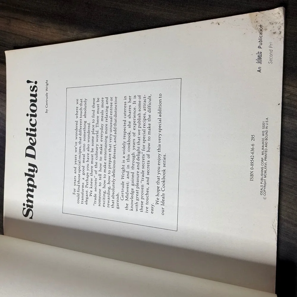 Ideals Simply Delicious‎ Cookbook by Gertrude Wright Vintage Recipes